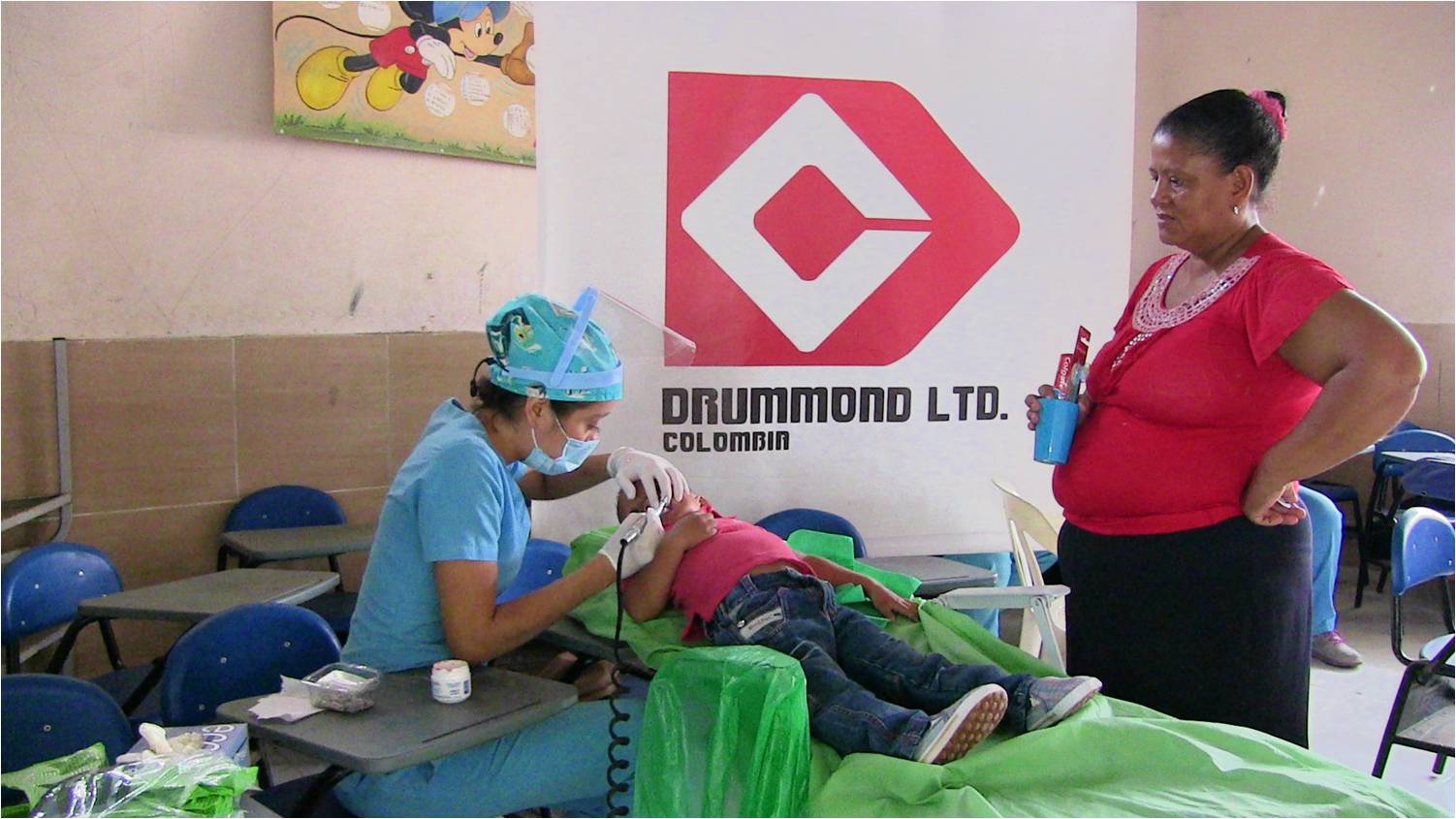 Durante la jornada se practicó limpieza bucal y valoración odontológica para niños