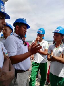 Visita estudiantes I.E. Jose Guillermo Castro Castro2 DLTD